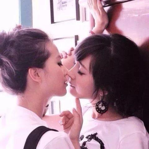 一分钟娱乐圈吃瓜,一分钟吃瓜盘点,揭秘明星幕后故事